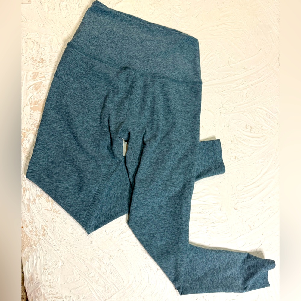 Beyond Yoga Peloton Caught in the Midi Blue SpaceDye Leggings small